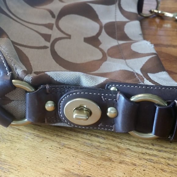 Coach small purse - Picture 7 of 8